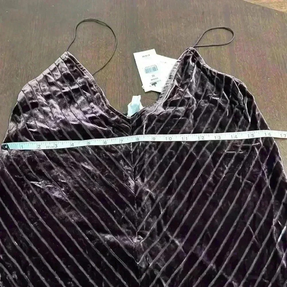 CAMI NYC
Olivia Silk Velvet Chevron Tank Top - Picture 7 of 8